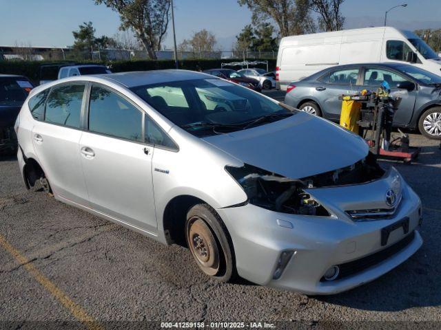  Salvage Toyota Prius v