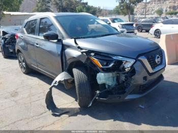  Salvage Nissan Kicks