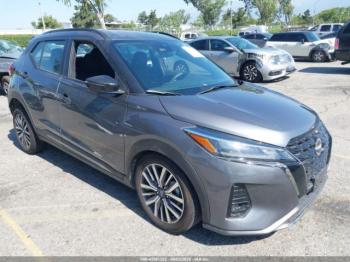  Salvage Nissan Kicks