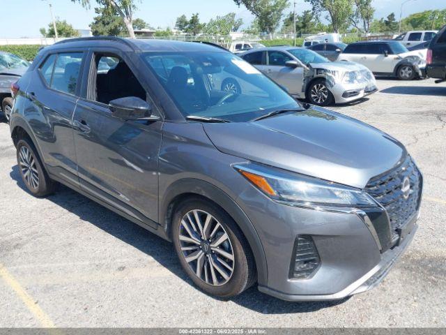  Salvage Nissan Kicks