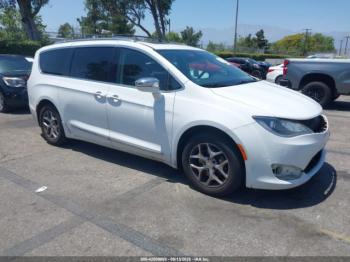  Salvage Chrysler Pacifica