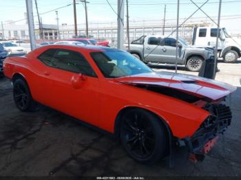  Salvage Dodge Challenger