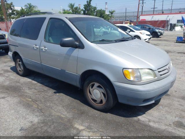  Salvage Toyota Sienna