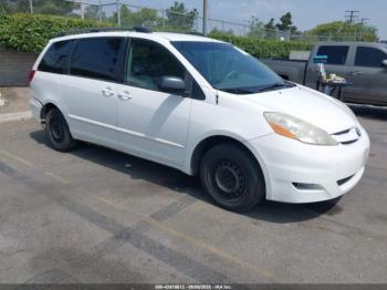  Salvage Toyota Sienna