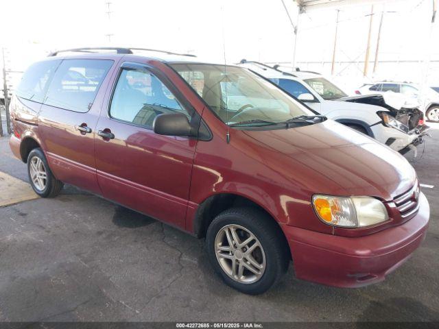  Salvage Toyota Sienna