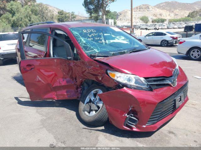  Salvage Toyota Sienna