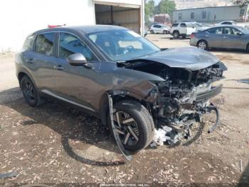  Salvage Nissan Kicks
