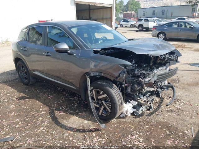  Salvage Nissan Kicks