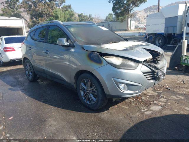  Salvage Hyundai TUCSON