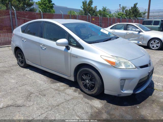  Salvage Toyota Prius