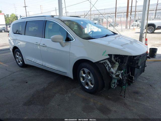  Salvage Chrysler Pacifica