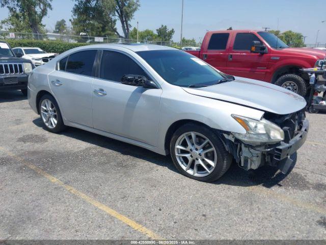  Salvage Nissan Maxima