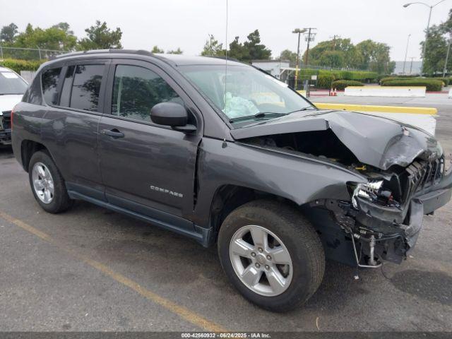  Salvage Jeep Compass