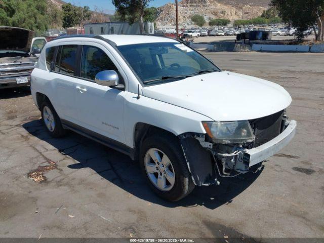 Salvage Jeep Compass