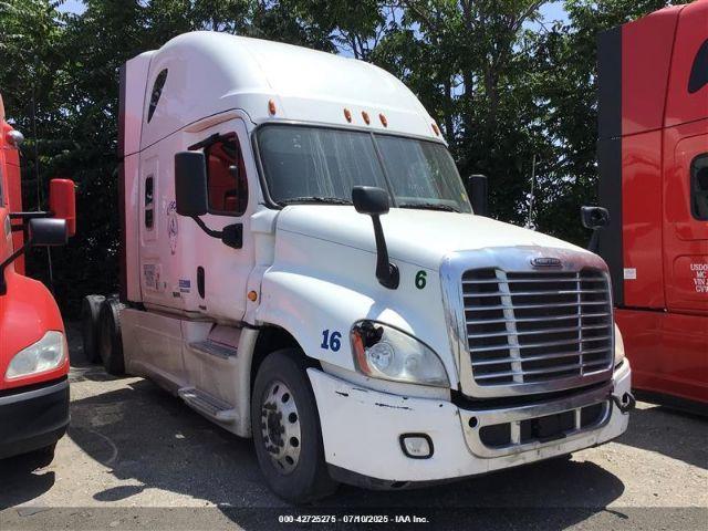  Salvage Freightliner Cascadia 125