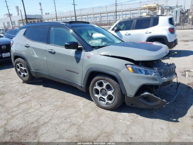  Salvage Jeep Compass