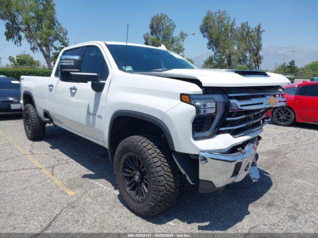  Salvage Chevrolet Silverado 2500