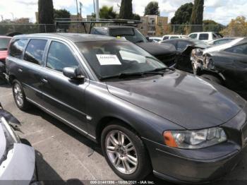  Salvage Volvo V70
