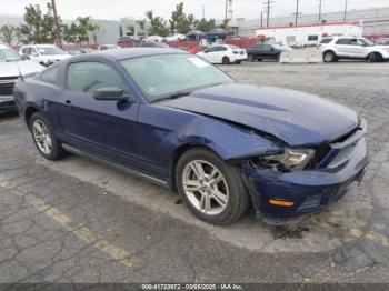  Salvage Ford Mustang