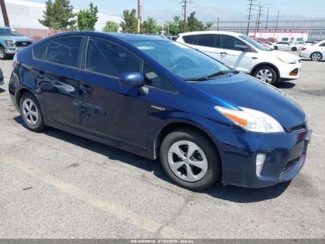  Salvage Toyota Prius