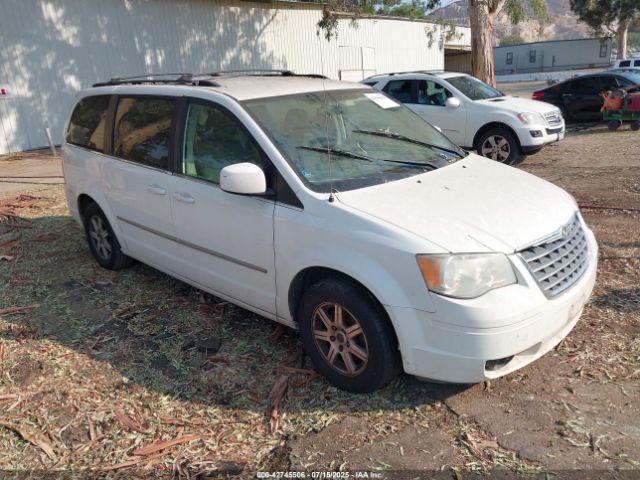  Salvage Chrysler Town & Country