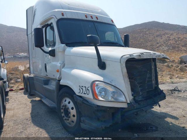  Salvage Freightliner Cascadia 125