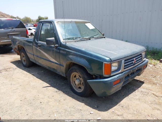  Salvage Mitsubishi Mighty Max