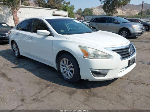 Salvage Nissan Altima