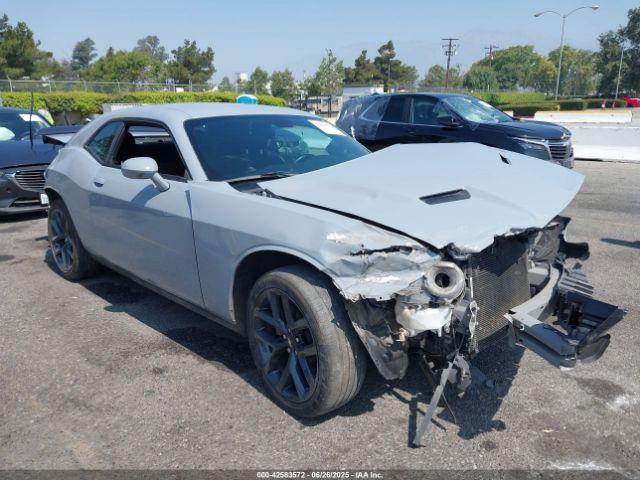  Salvage Dodge Challenger