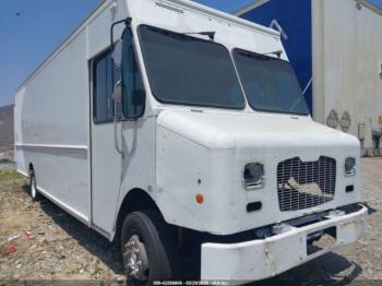  Salvage Workhorse Custom Cha Commercial Chassis