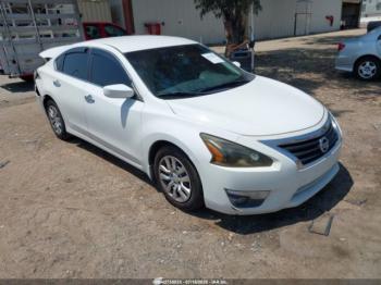  Salvage Nissan Altima