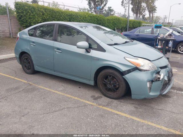  Salvage Toyota Prius