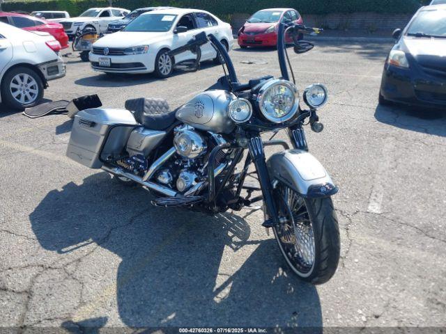  Salvage Harley-Davidson Flhr