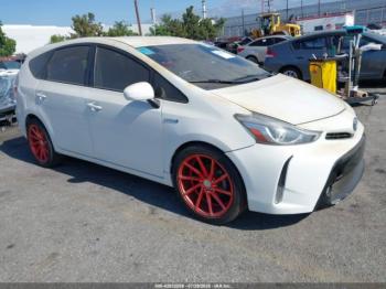  Salvage Toyota Prius v