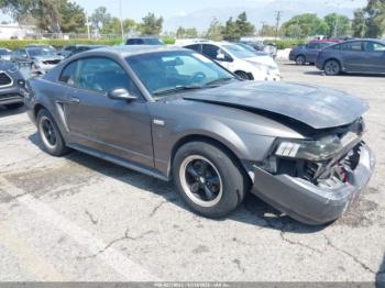  Salvage Ford Mustang