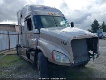  Salvage Freightliner Cascadia 125