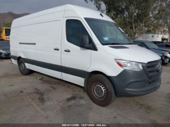 Salvage Mercedes-Benz Sprinter 2500
