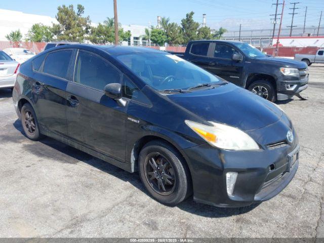  Salvage Toyota Prius