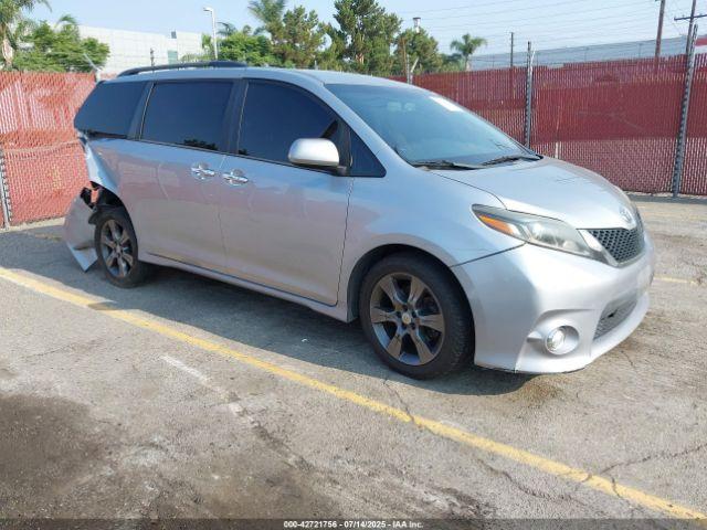  Salvage Toyota Sienna