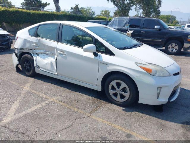  Salvage Toyota Prius