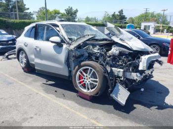  Salvage Porsche Cayenne
