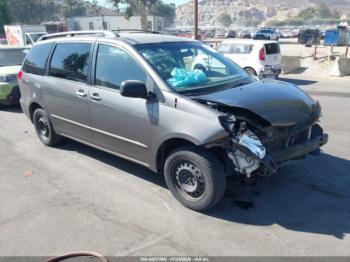  Salvage Toyota Sienna
