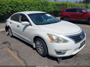  Salvage Nissan Altima