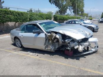  Salvage Ford Mustang