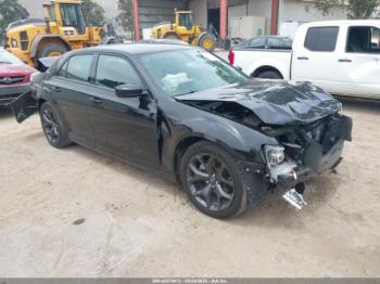  Salvage Chrysler 300