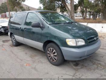  Salvage Toyota Sienna