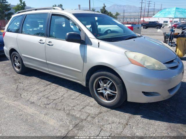  Salvage Toyota Sienna