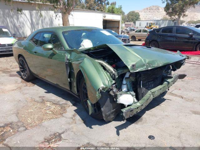  Salvage Dodge Challenger