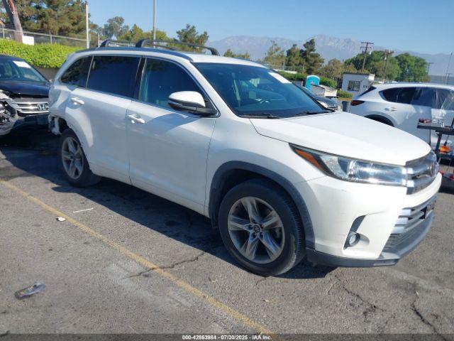  Salvage Toyota Highlander