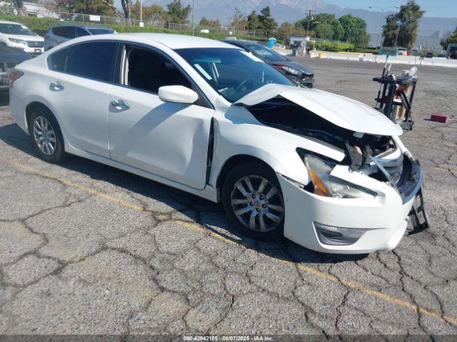  Salvage Nissan Altima